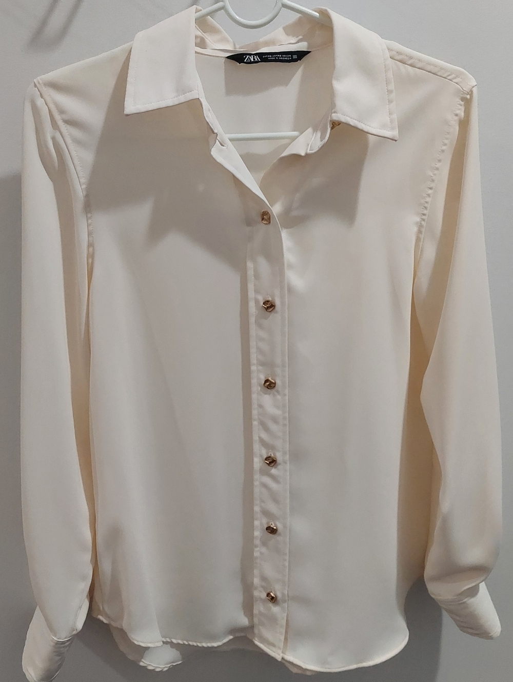 NWOT Zara XS Cream Colored Women's Button Up Oversized Blouse